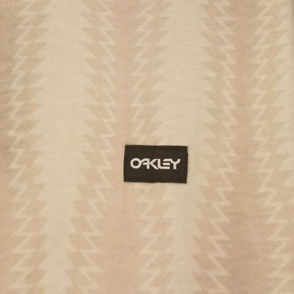 Oakley "Hydrolix" Vertical Sets Tee Rock Fader Logo T-Shirt  in Size L (NWT) - Picture 3 of 8